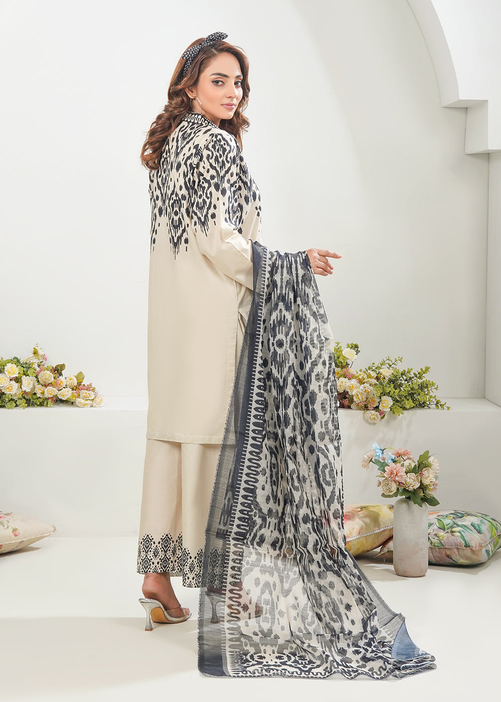 Monochrome Grace 3pc