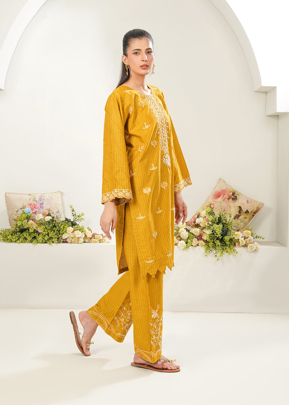 2-Piece Embroidered Flapper Suit