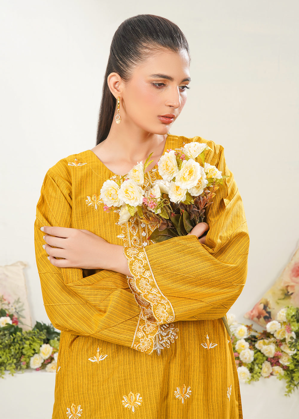 2-Piece Embroidered Flapper Suit