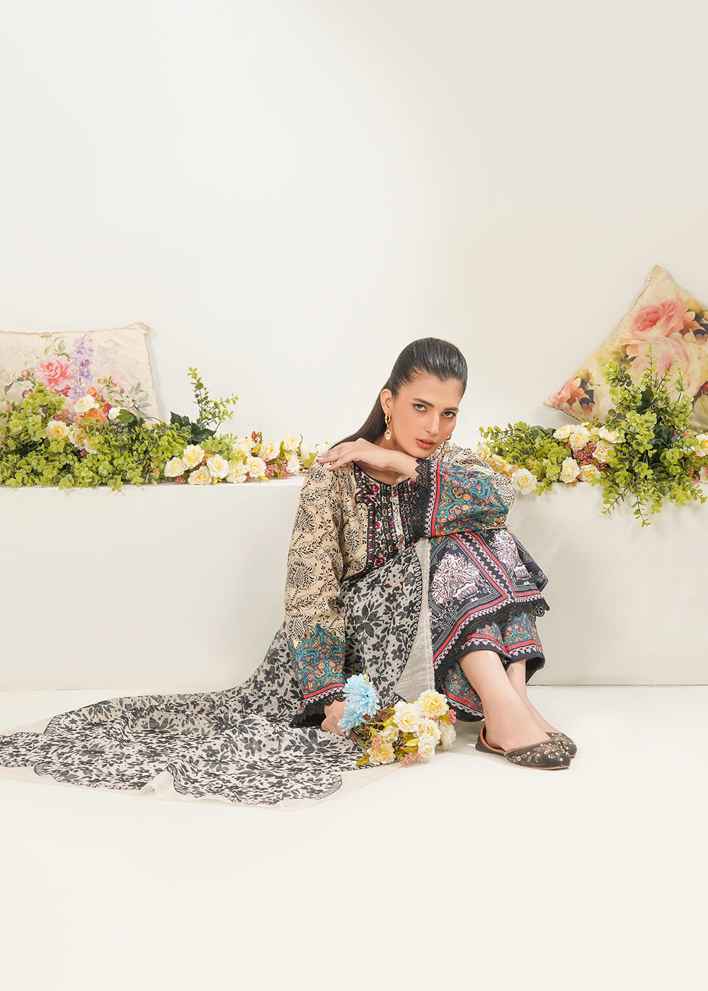 Zareen Classic Beige 3PC