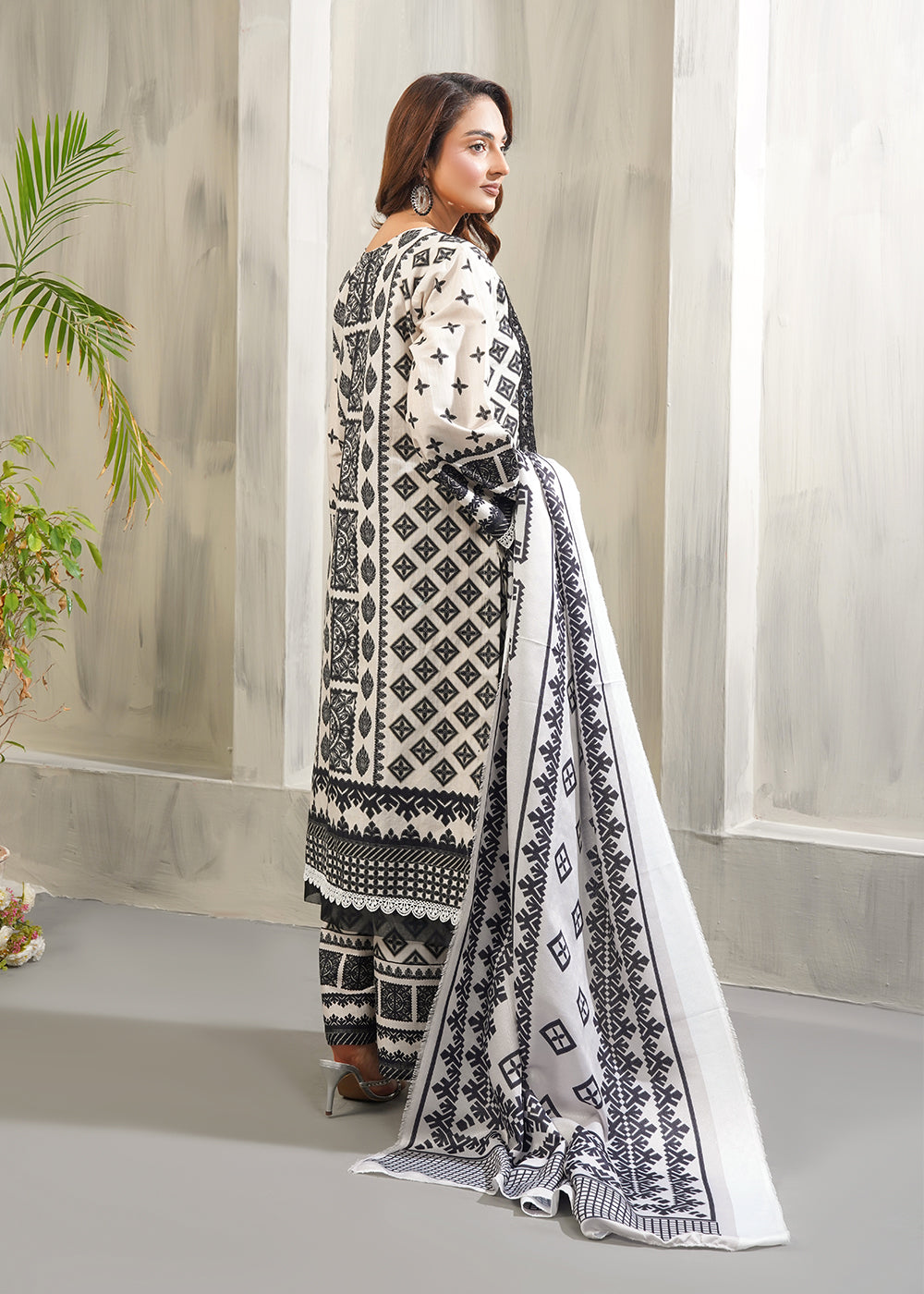 Regal khaddar Pret