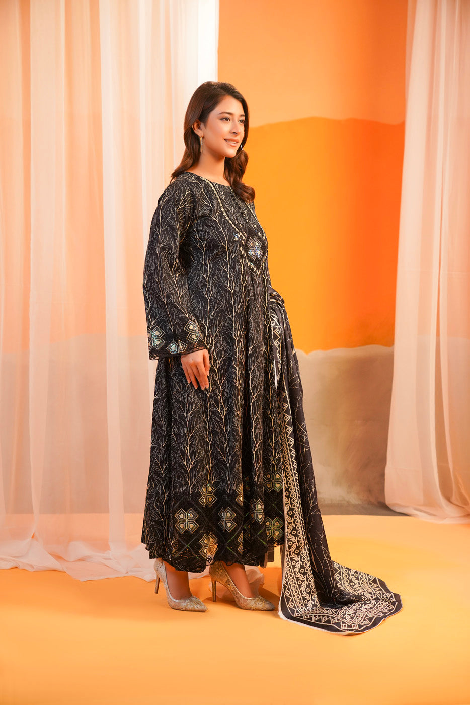 Monochrome Bloom Maxi Set