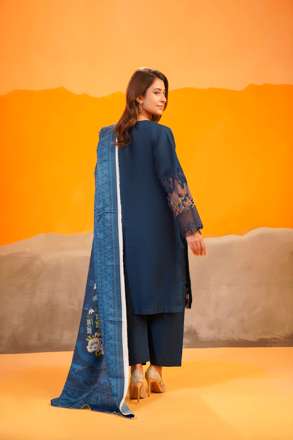 WINTER Embroidered Set