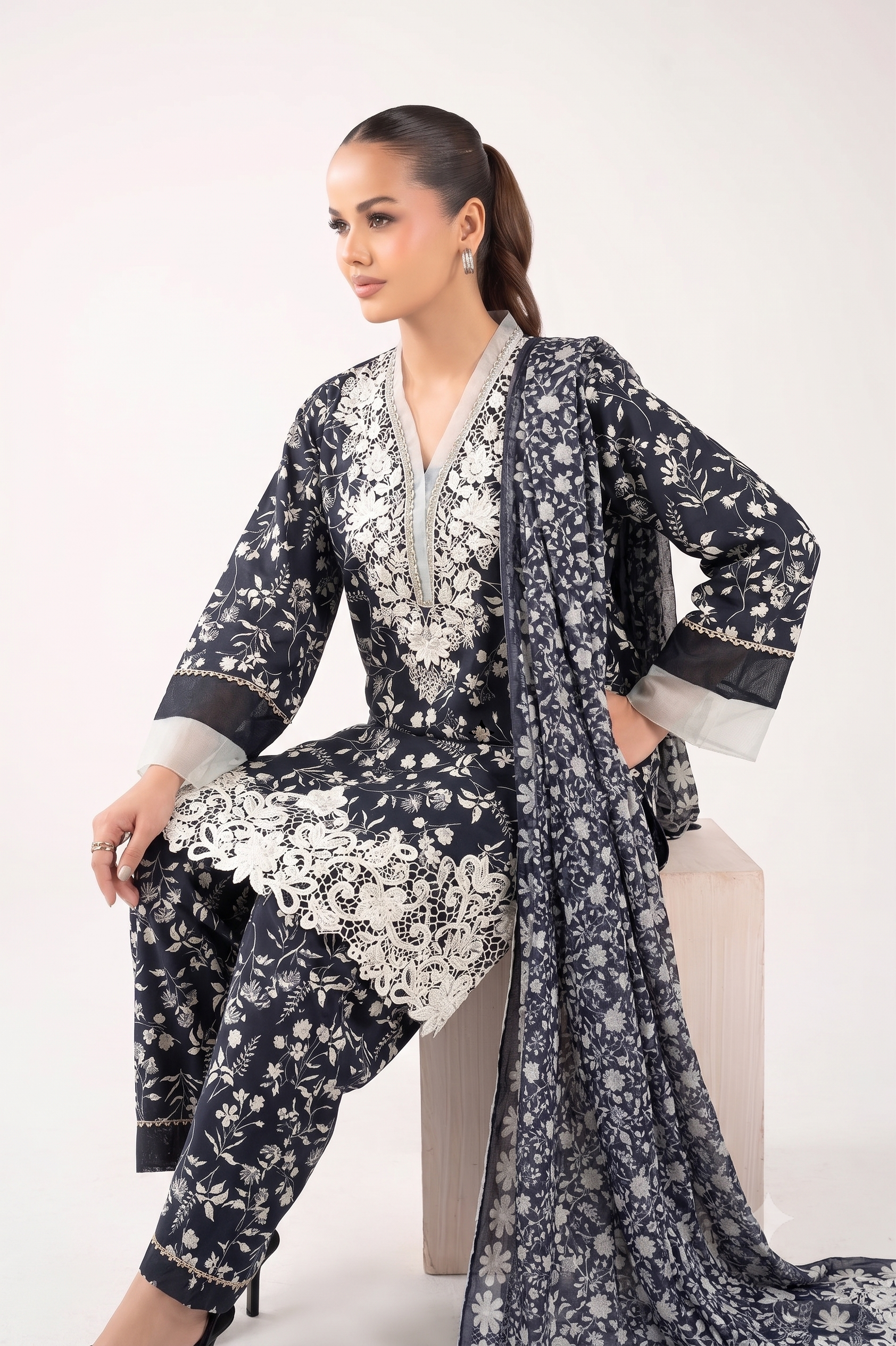 Midnight Ivory Farshi 3PC
