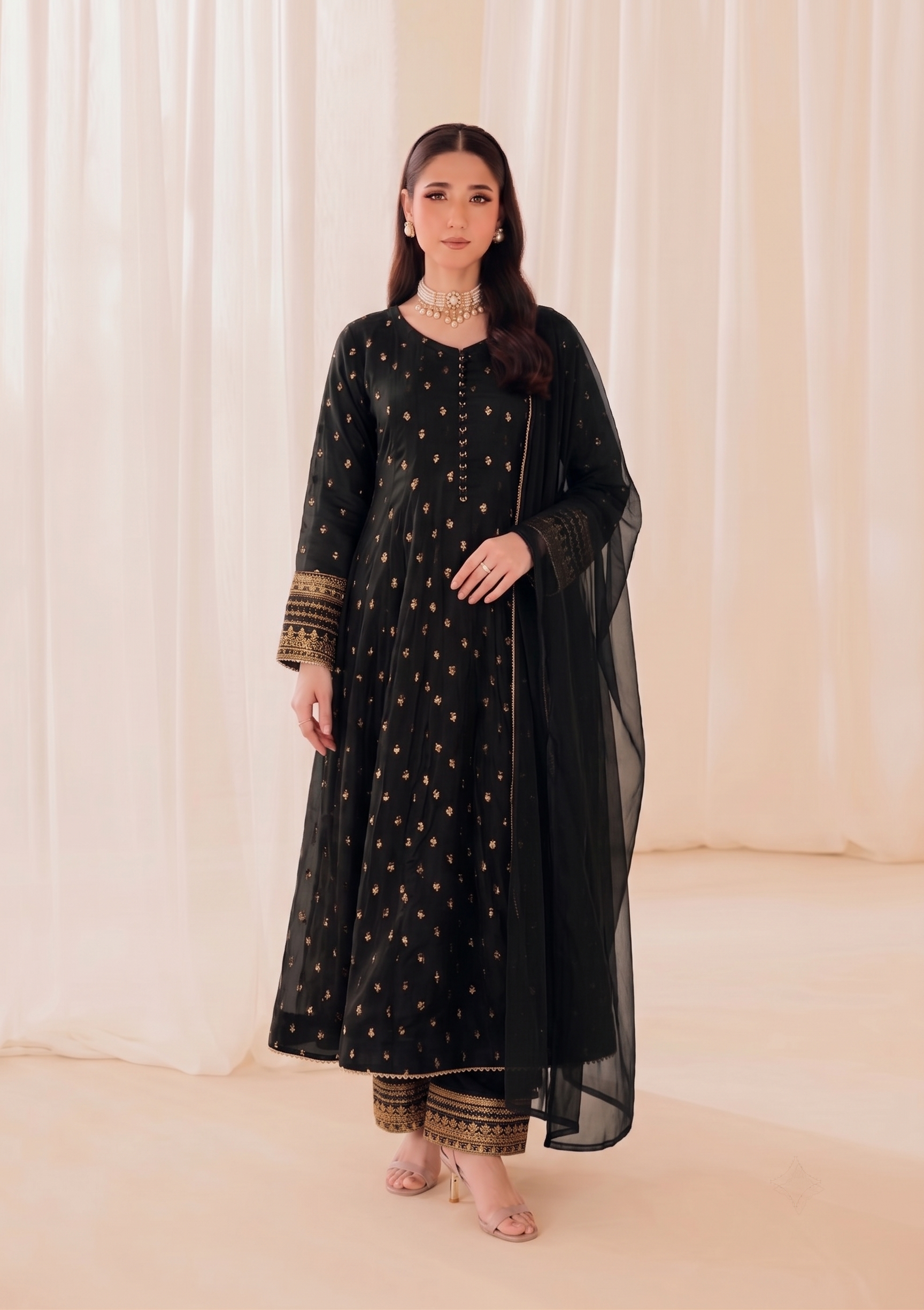 Noir Majesty Maxi