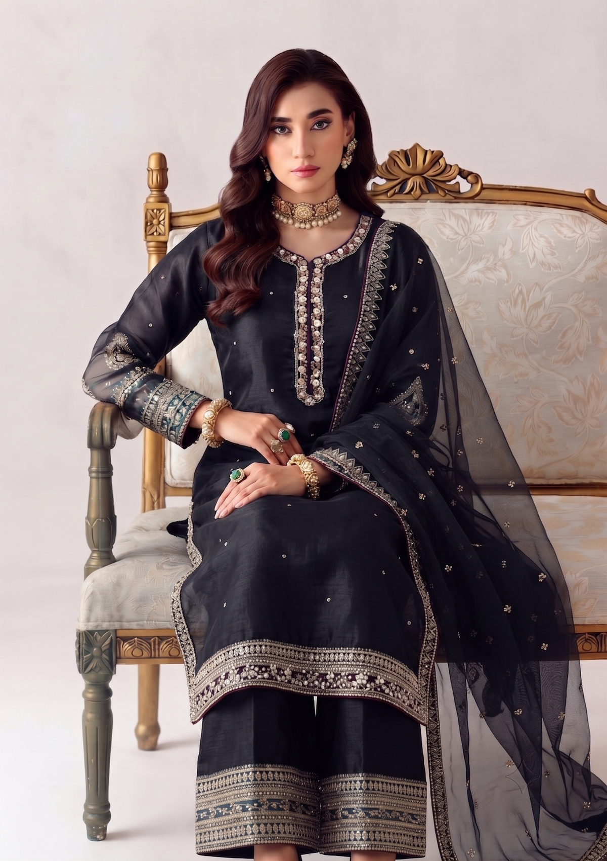 Zareen - Black