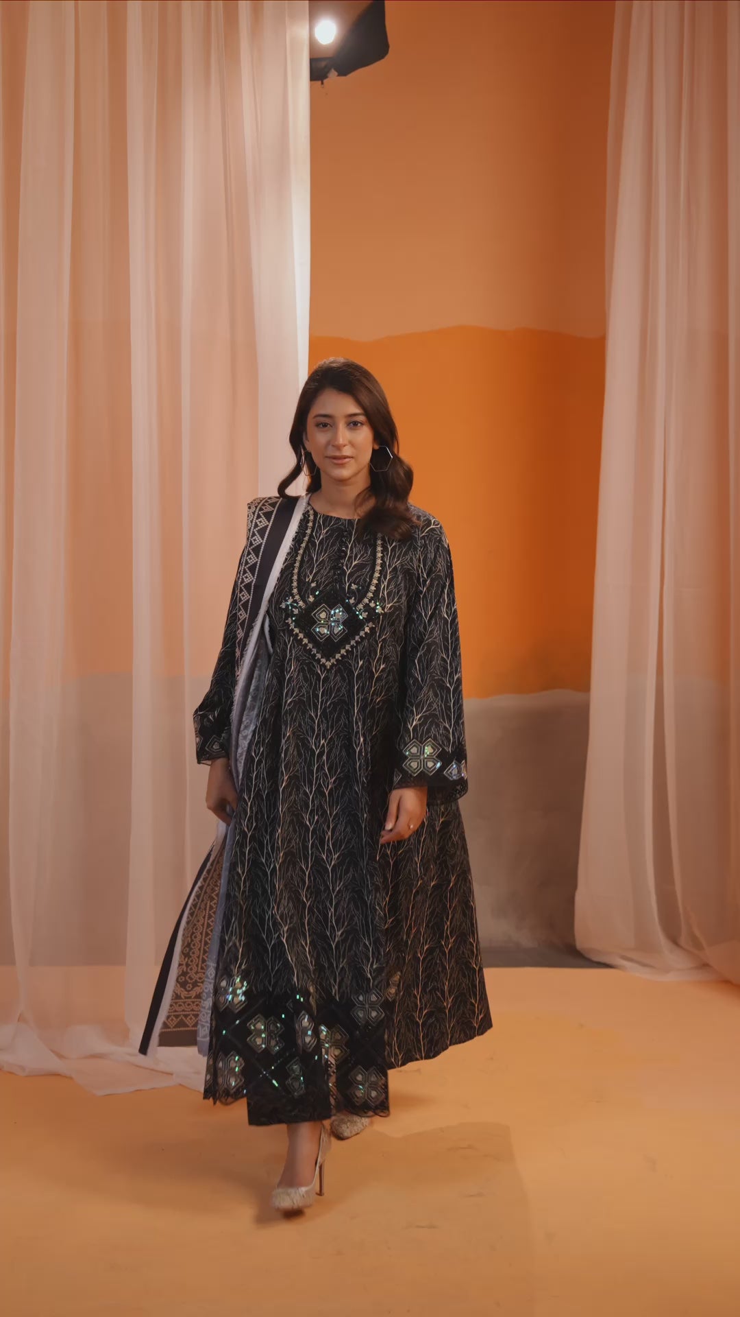 Monochrome Bloom Maxi Set