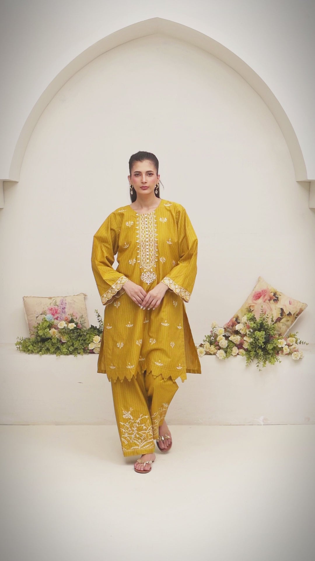 2-Piece Embroidered Flapper Suit